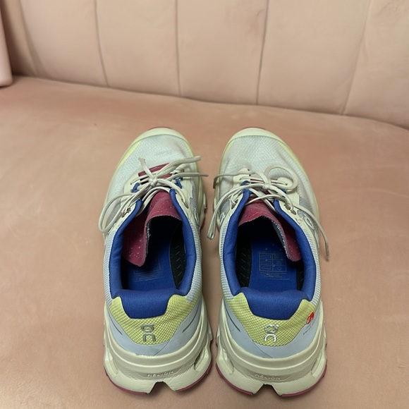 On Cloud Running Cloudvista Sneakers - Picture 3 of 6